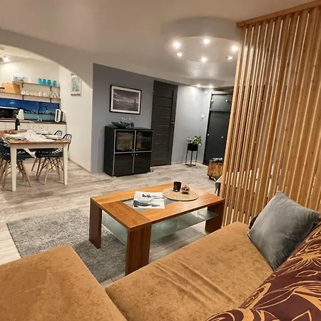 Pod Uwalonym Debem Апартаменты Jezow Sudecki