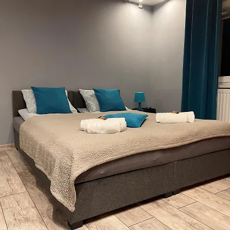 Pod Uwalonym Debem Apartamento *