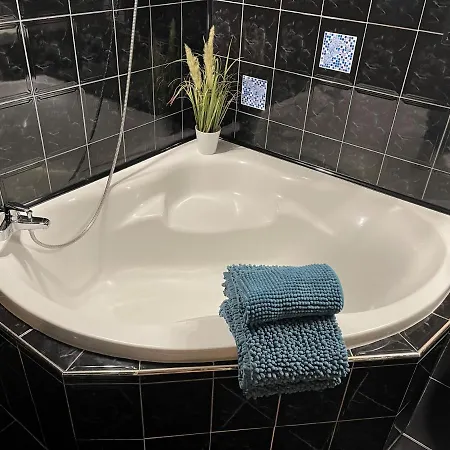 Pod Uwalonym Debem Apartmán