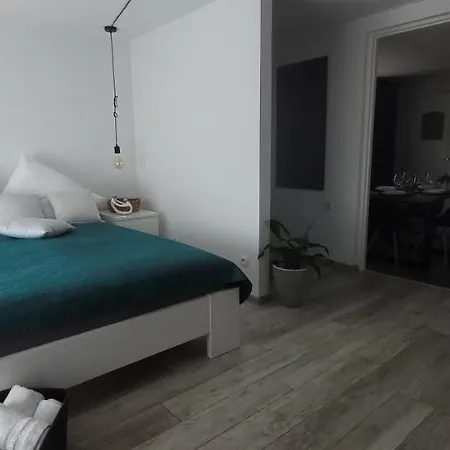 Pod Uwalonym Debem Apartamento