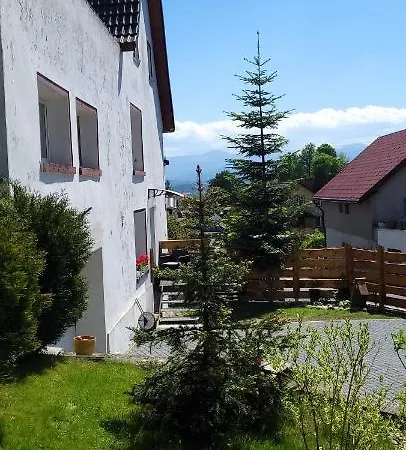 Pod Uwalonym Debem *