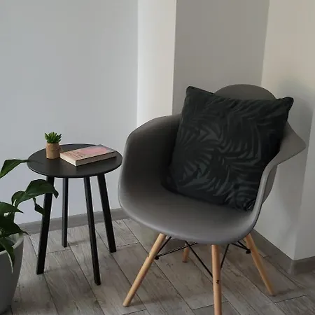 شقة Pod Uwalonym Debem Jezow Sudecki