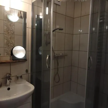 Pod Uwalonym Debem Apartamento
