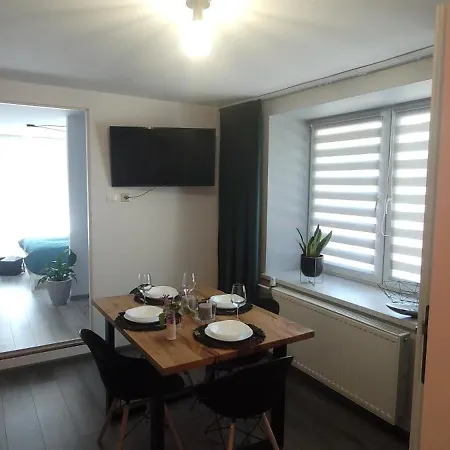 Pod Uwalonym Debem Apartamento *