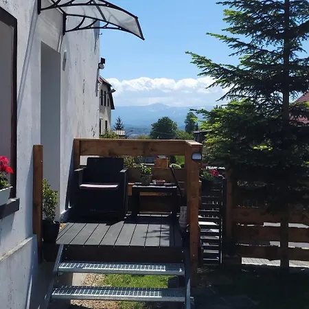 Апартаменты Pod Uwalonym Debem Jezow Sudecki