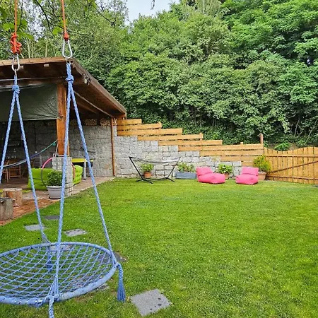 Pod Uwalonym Debem شقة Jezow Sudecki