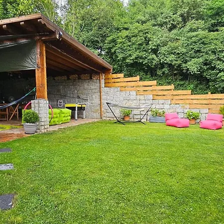 Pod Uwalonym Debem شقة *