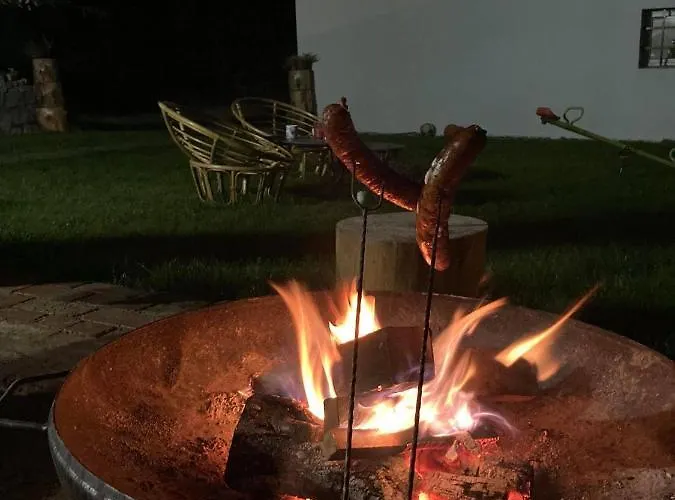 Pod Uwalonym Debem *