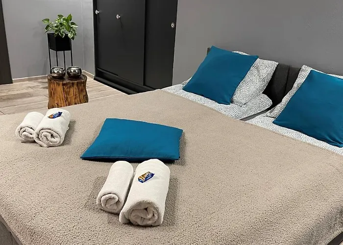 Pod Uwalonym Debem *