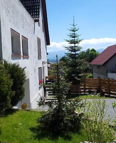 Pod Uwalonym Debem *