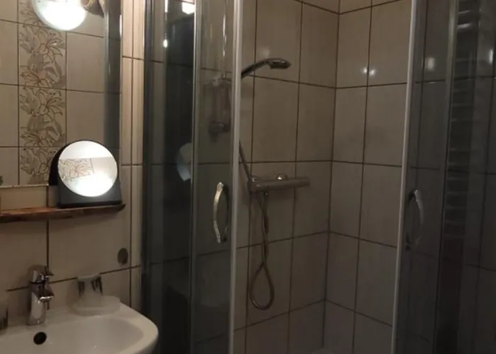 Pod Uwalonym Debem Apartment