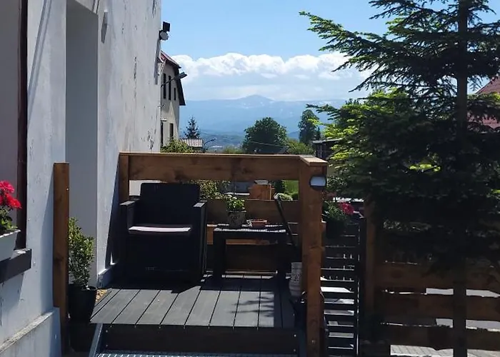 Apartment Pod Uwalonym Debem Jezow Sudecki