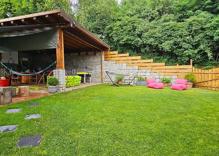 Pod Uwalonym Debem Apartment *